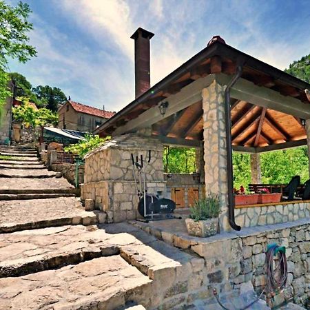 Holiday Home With A Private Pool Podspilje  المظهر الخارجي الصورة