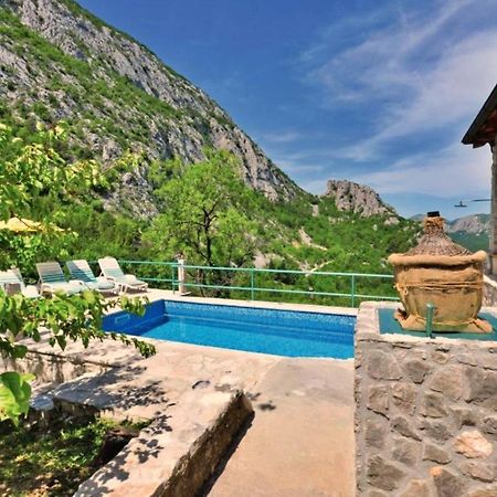 Holiday Home With A Private Pool Podspilje  المظهر الخارجي الصورة