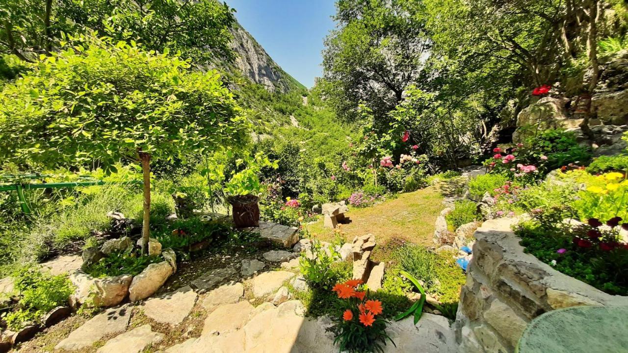 Holiday Home With A Private Pool Podspilje  المظهر الخارجي الصورة