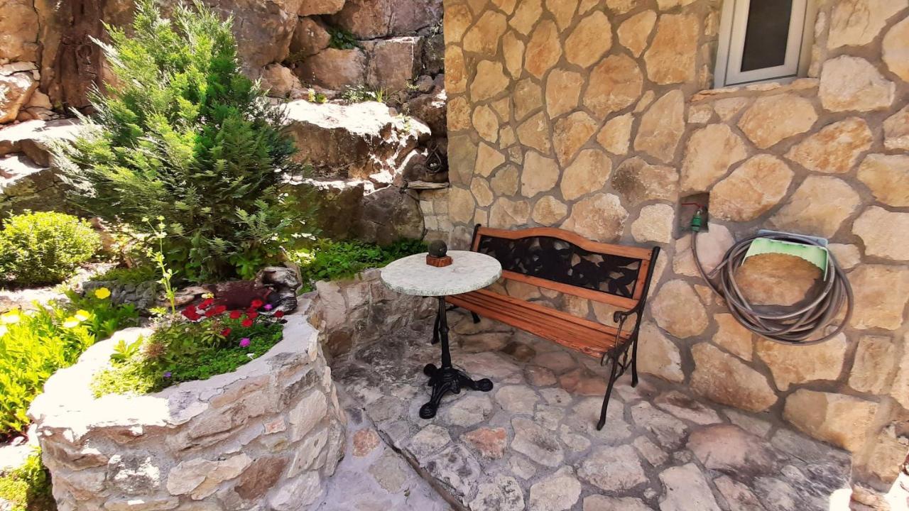 Holiday Home With A Private Pool Podspilje  المظهر الخارجي الصورة