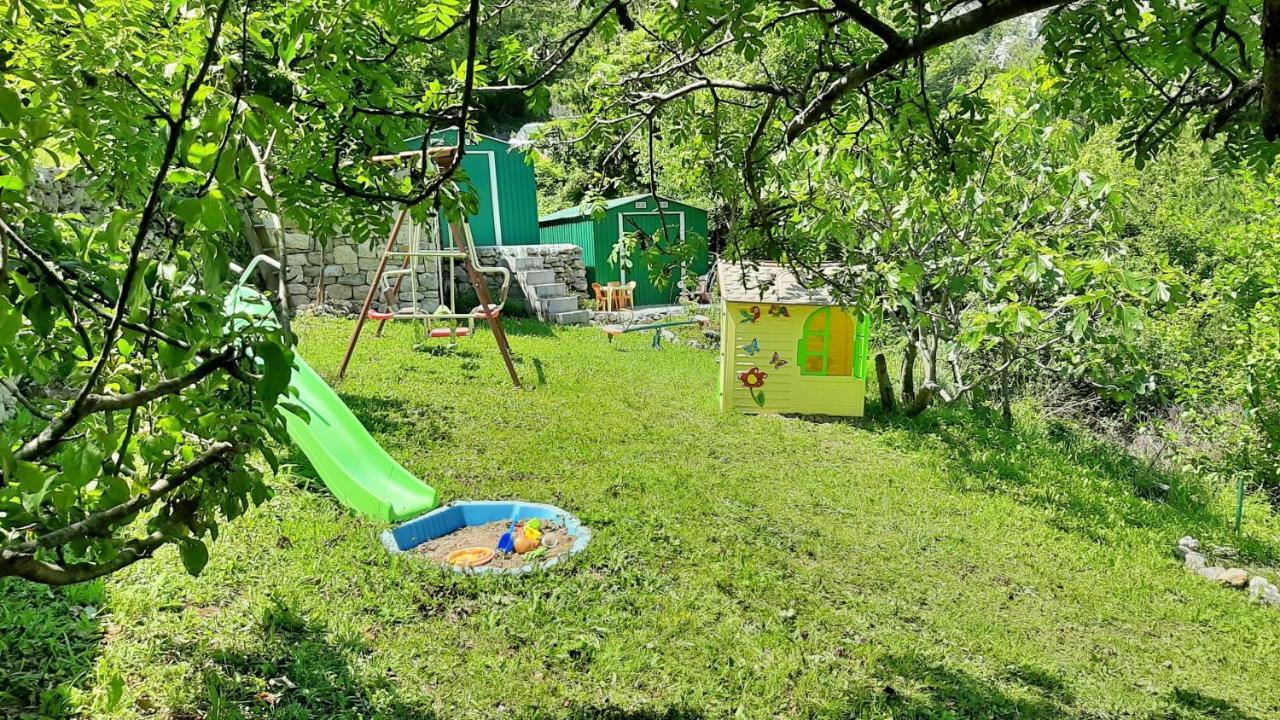 Holiday Home With A Private Pool Podspilje  المظهر الخارجي الصورة