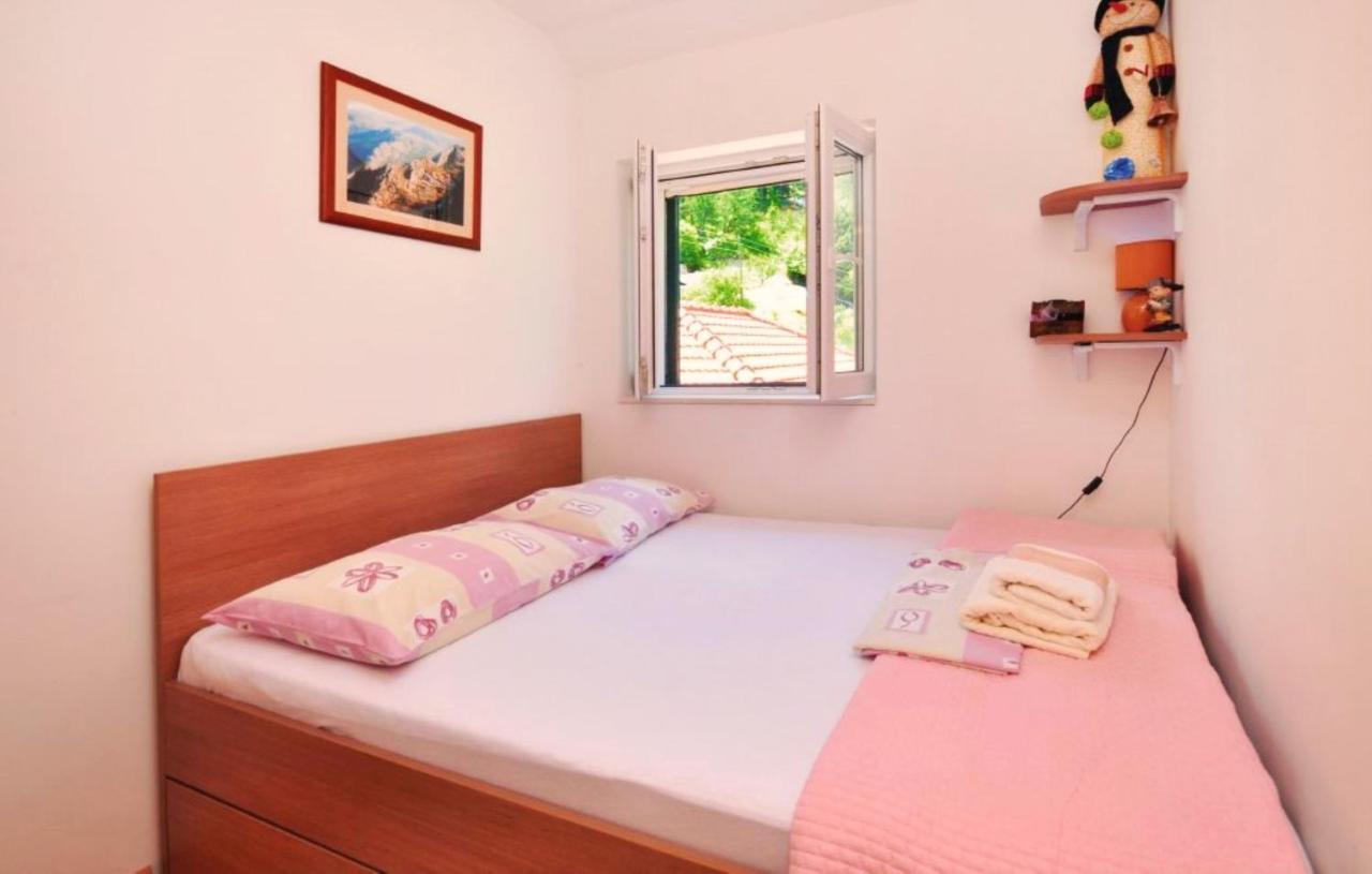 Holiday Home With A Private Pool Podspilje  المظهر الخارجي الصورة